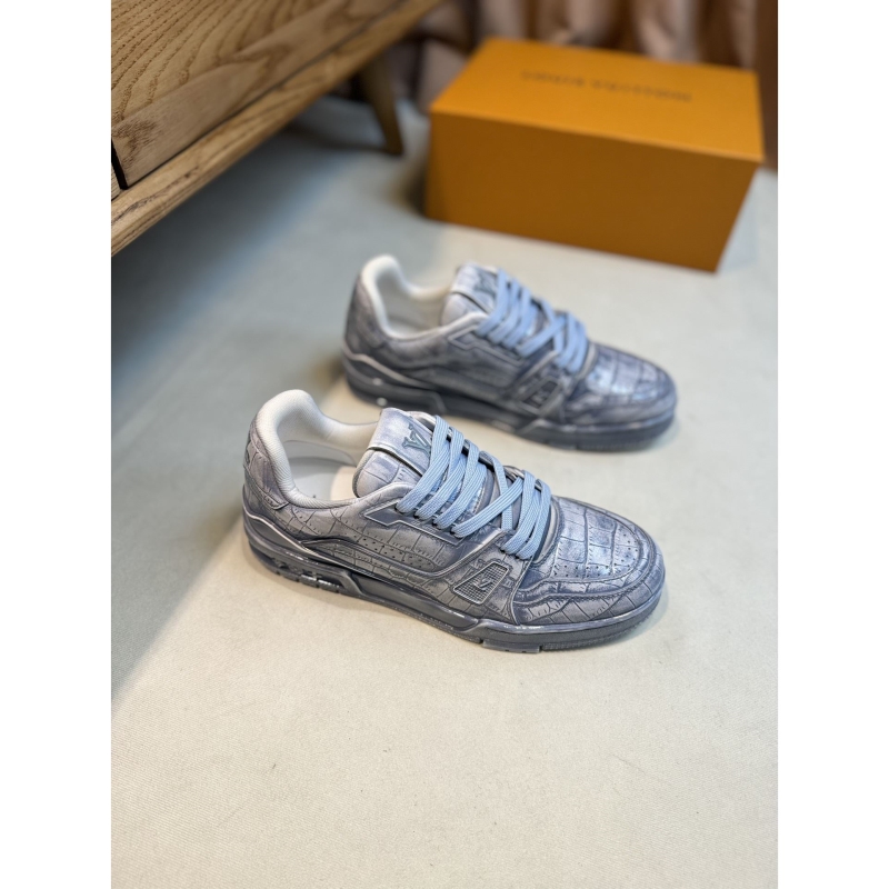 l**is V*t*n sneakers